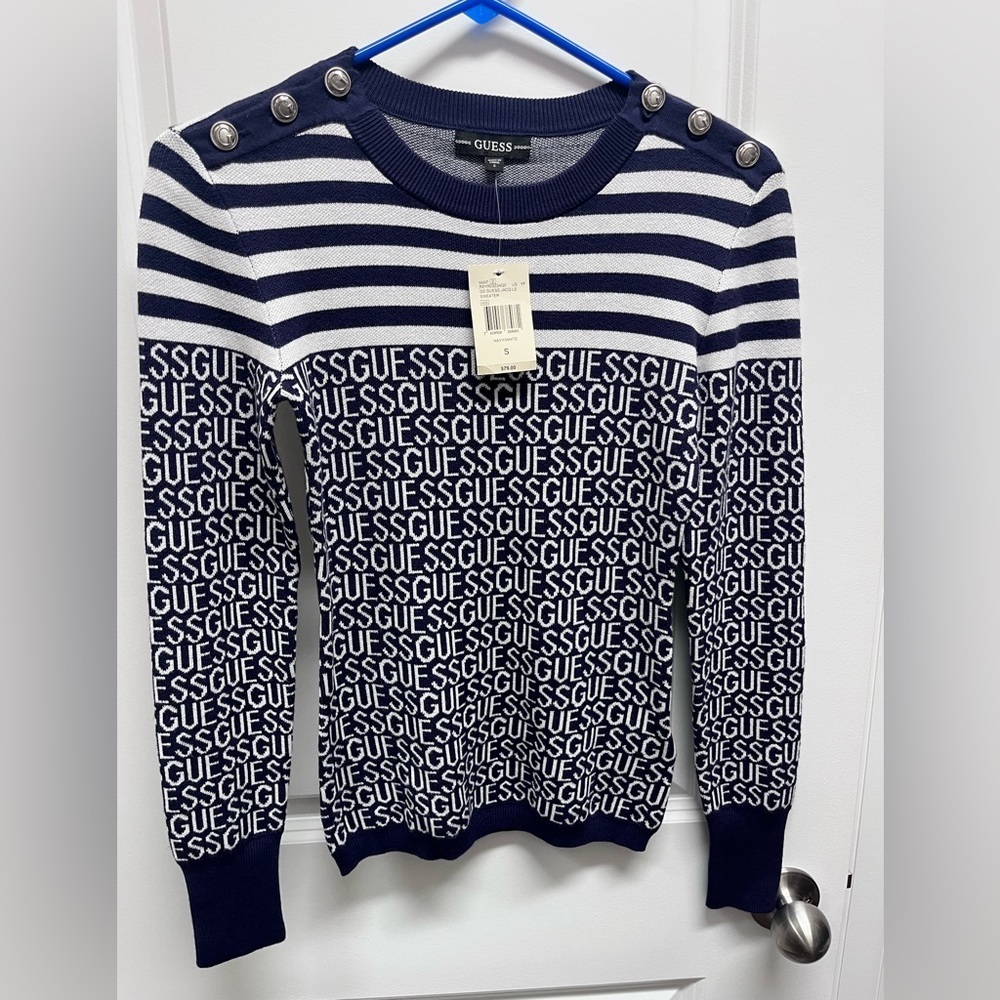 GUESS Navy/white Jacquard Guess Logo SZ S. Metal button accents NWT